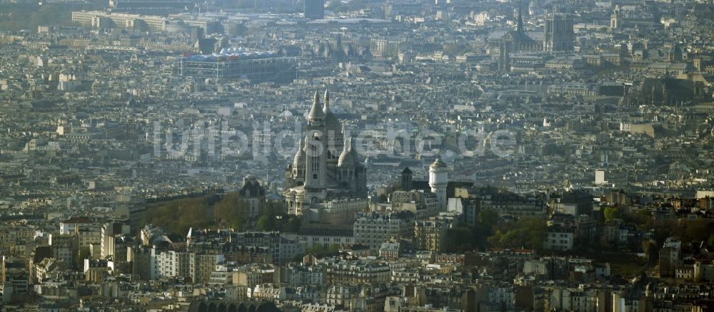 Saint-Ouen aus der Vogelperspektive: Kirchengebäude Carmel de Montmartre an der Rue du Chevalier de la Barre in Saint-Ouen in Ile-de-France, Frankreich