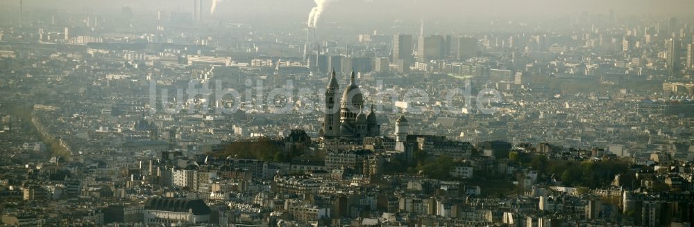 Paris aus der Vogelperspektive: Kirchengebäude Carmel de Montmartre an der Rue du Chevalier de la Barre in Saint-Ouen in Ile-de-France, Frankreich