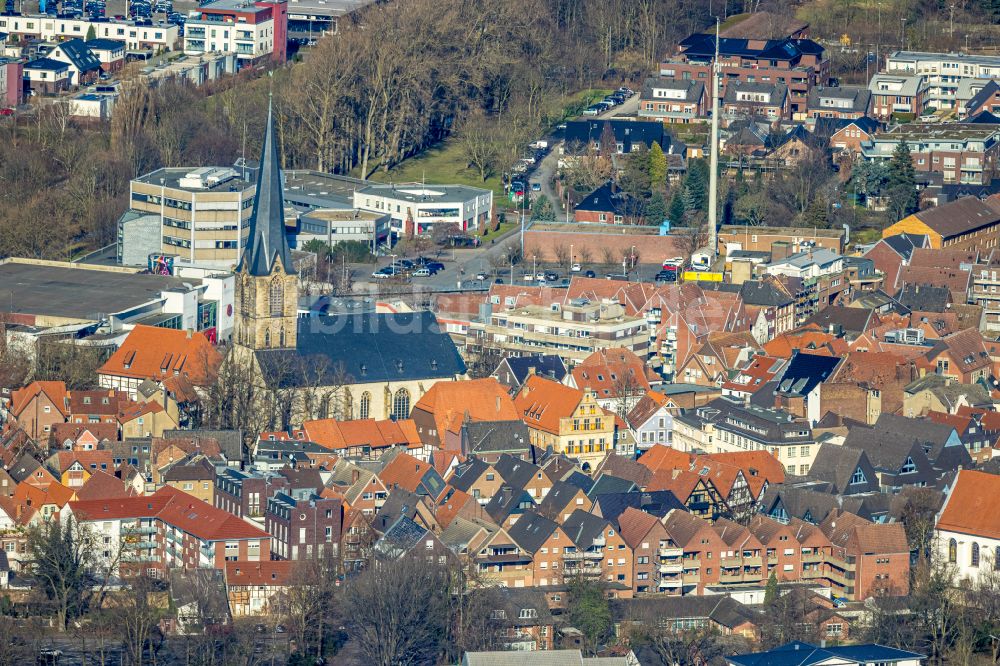 Werne aus der Vogelperspektive: Kirchengebäude der St. Christophorus Kirche in Werne im Bundesland Nordrhein-Westfalen, Deutschland