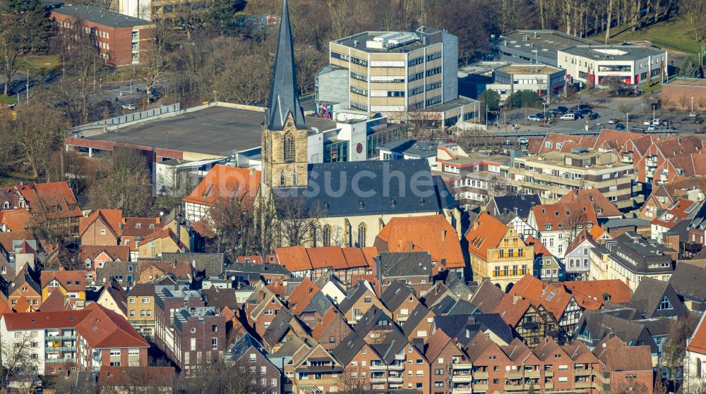 Luftbild Werne - Kirchengebäude der St. Christophorus Kirche in Werne im Bundesland Nordrhein-Westfalen, Deutschland