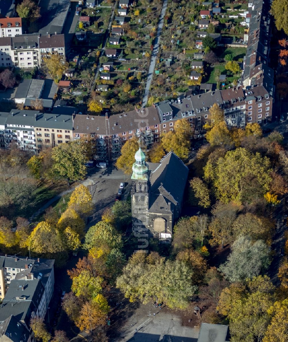 Luftbild Duisburg - Kirchengebäude der Christus-Kirche in Duisburg im Bundesland Nordrhein-Westfalen, Deutschland