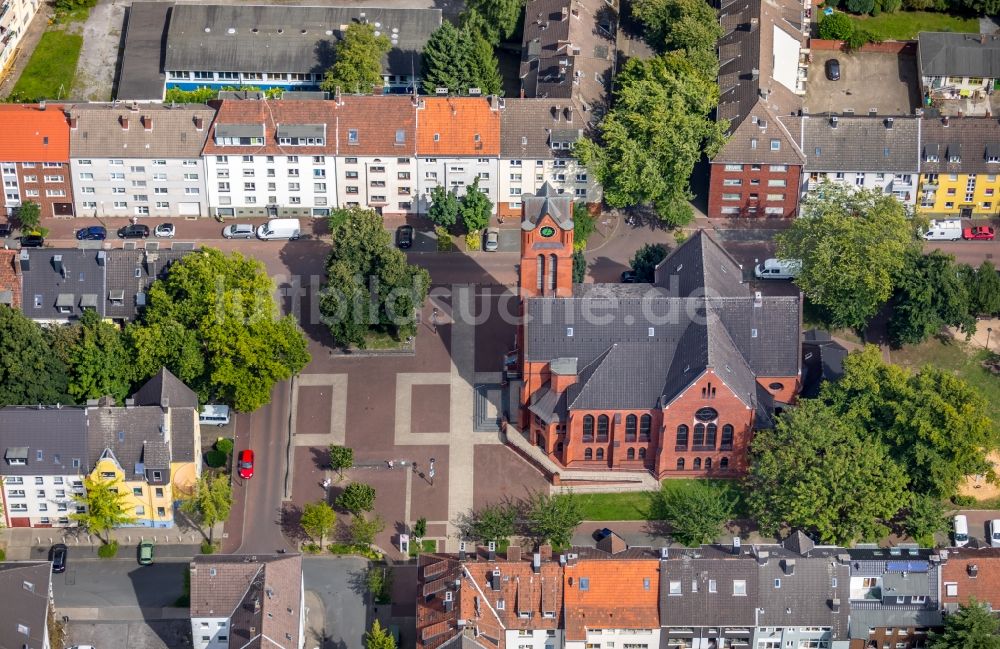 Essen aus der Vogelperspektive: Kirchengebäude der Christuskirche in Essen im Bundesland Nordrhein-Westfalen - NRW, Deutschland