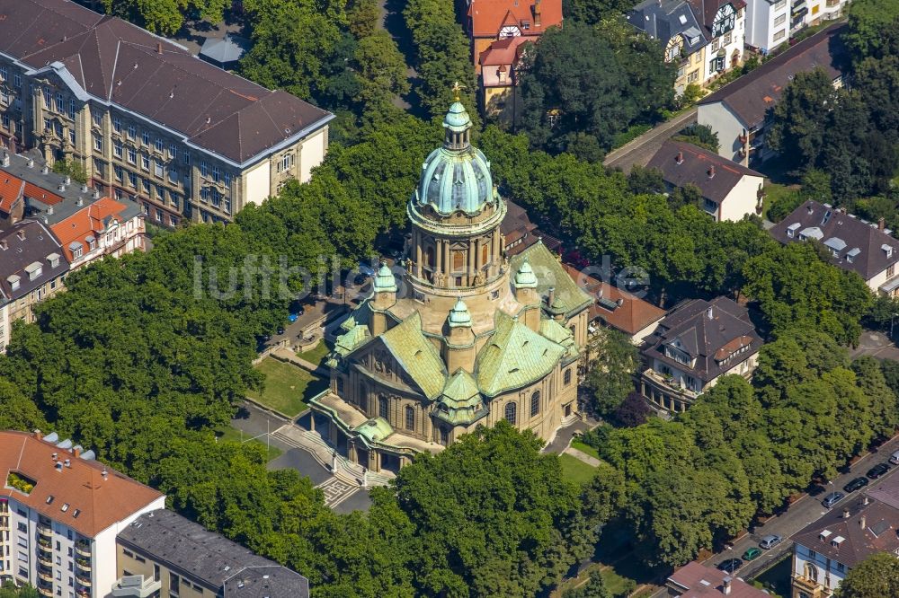 Luftaufnahme Mannheim - Kirchengebäude der Christuskirche in Mannheim im Bundesland Baden-Württemberg