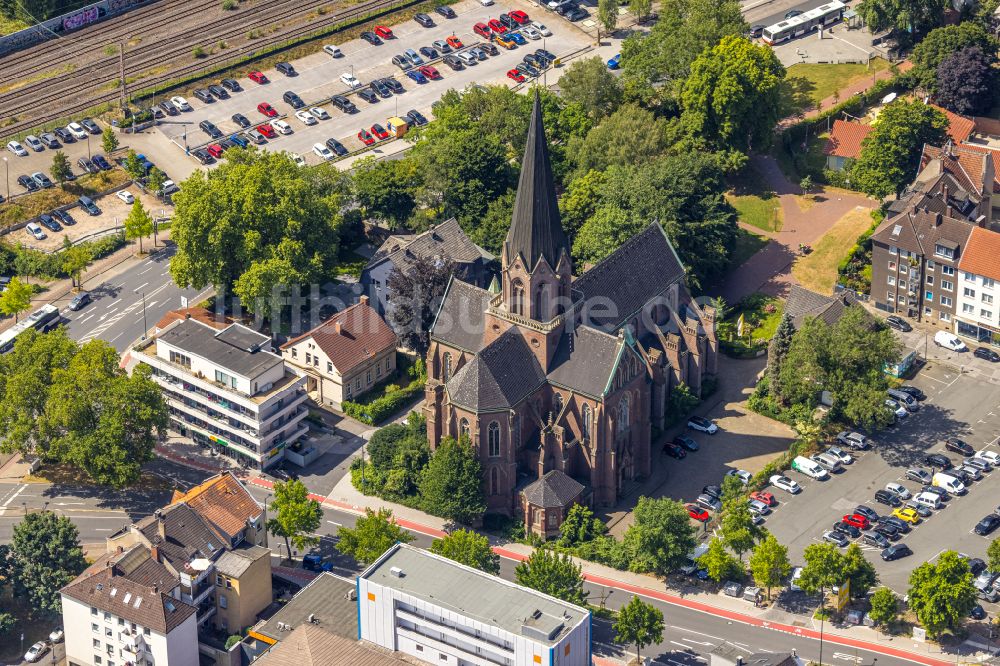 Dortmund von oben - Kirchengebäude St. Clara. in Dortmund im Bundesland Nordrhein-Westfalen, Deutschland