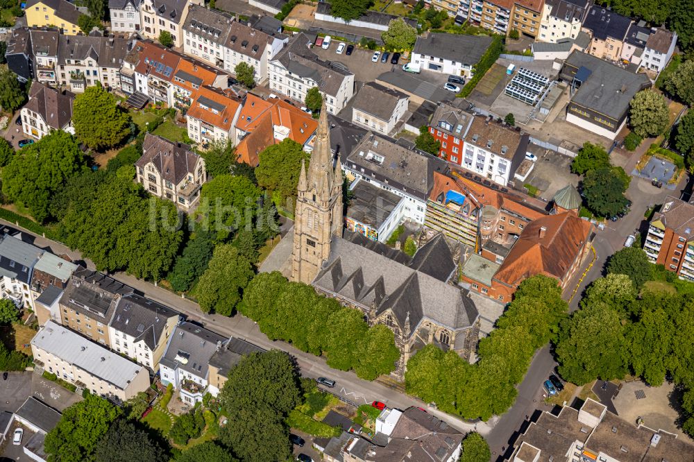 Dortmund aus der Vogelperspektive: Kirchengebäude St. Clara. in Dortmund im Bundesland Nordrhein-Westfalen, Deutschland