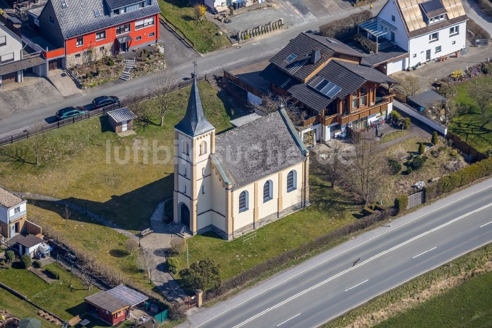 Oeventrop von oben - Kirchengebäude Dietrich Bonhoeffer Kirche in der Von-Eichendorff-Straße in Oeventrop im Bundesland Nordrhein-Westfalen, Deutschland