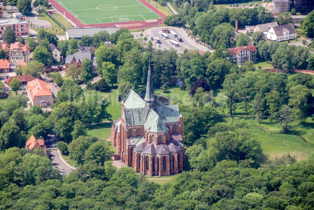 Luftbild Bad Doberan - Kirchengebäude des Doberaner Münster in Bad Doberan im Bundesland Mecklenburg-Vorpommern, Deutschland