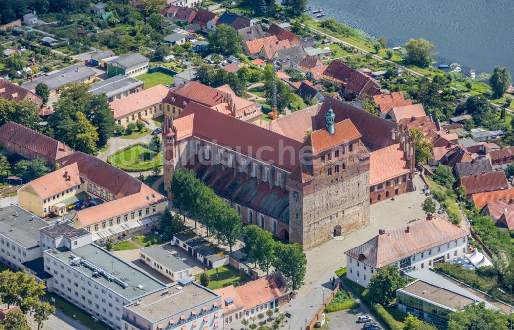 Havelberg aus der Vogelperspektive: Kirchengebäude Dom St. Marien zu Havelberg in Havelberg im Bundesland Sachsen-Anhalt, Deutschland