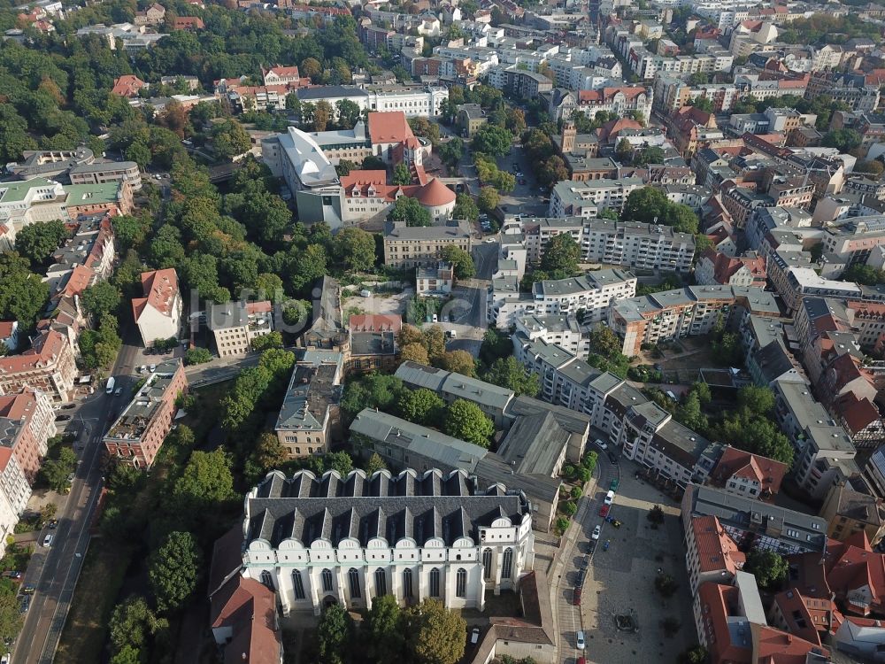 Halle (Saale) aus der Vogelperspektive: Kirchengebäude des Domes in der Altstadt in Halle (Saale) im Bundesland Sachsen-Anhalt, Deutschland