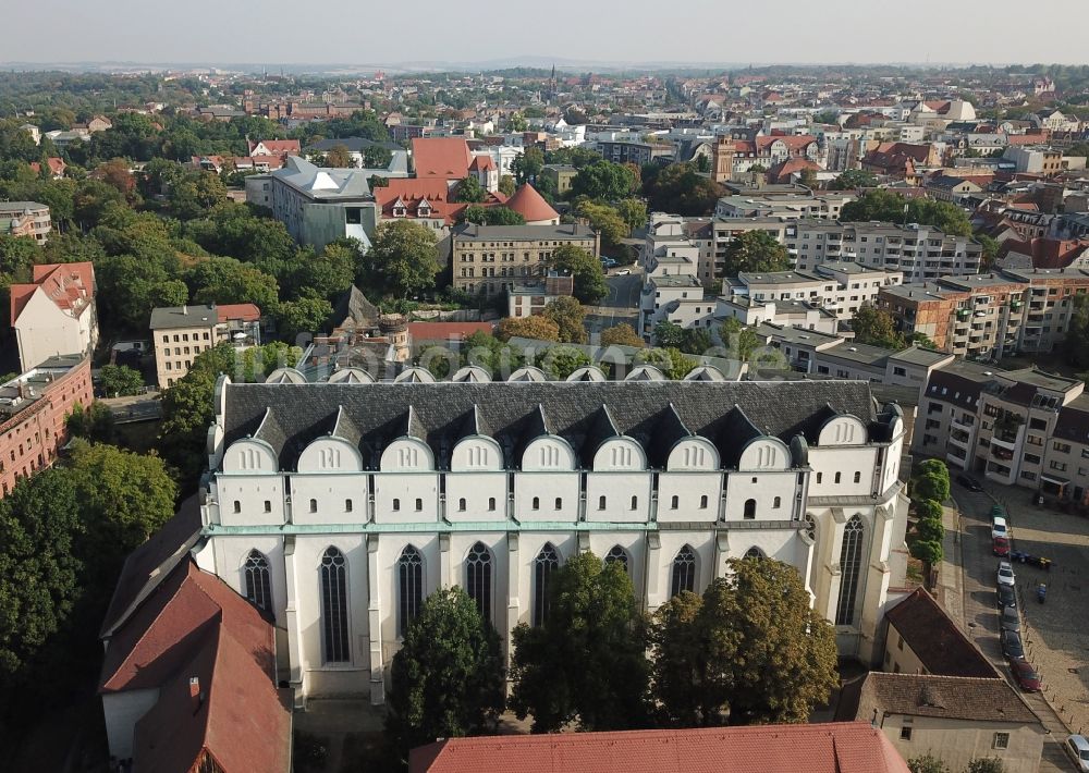 Luftaufnahme Halle (Saale) - Kirchengebäude des Domes in der Altstadt in Halle (Saale) im Bundesland Sachsen-Anhalt, Deutschland