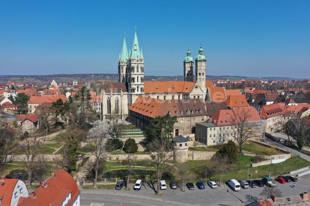 Luftaufnahme Naumburg (Saale) - Kirchengebäude des Domes in der Altstadt in Naumburg (Saale) im Bundesland Sachsen-Anhalt, Deutschland