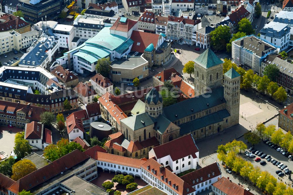 Osnabrück von oben - Kirchengebäude des Domes in der Altstadt in Osnabrück im Bundesland Niedersachsen, Deutschland