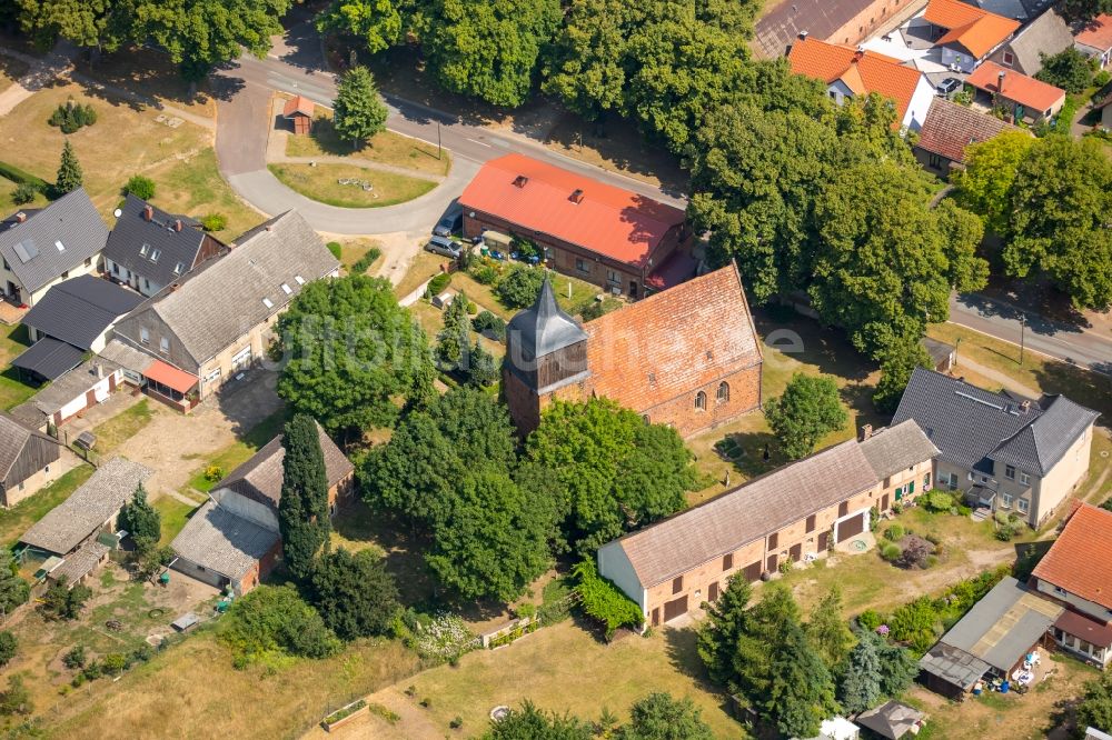 Luftaufnahme Buchholz - Kirchengebäude in der Dorfmitte in Buchholz im Bundesland Mecklenburg-Vorpommern