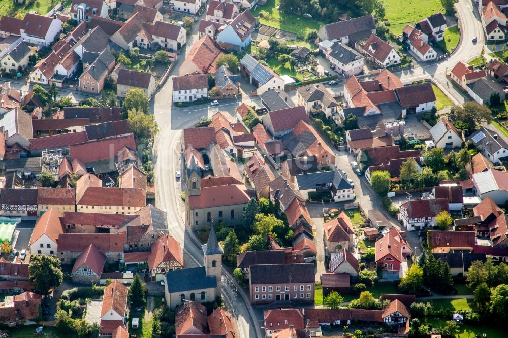 Luftbild Westheim - Kirchengebäude in der Dorfmitte in Westheim im Bundesland Bayern, Deutschland