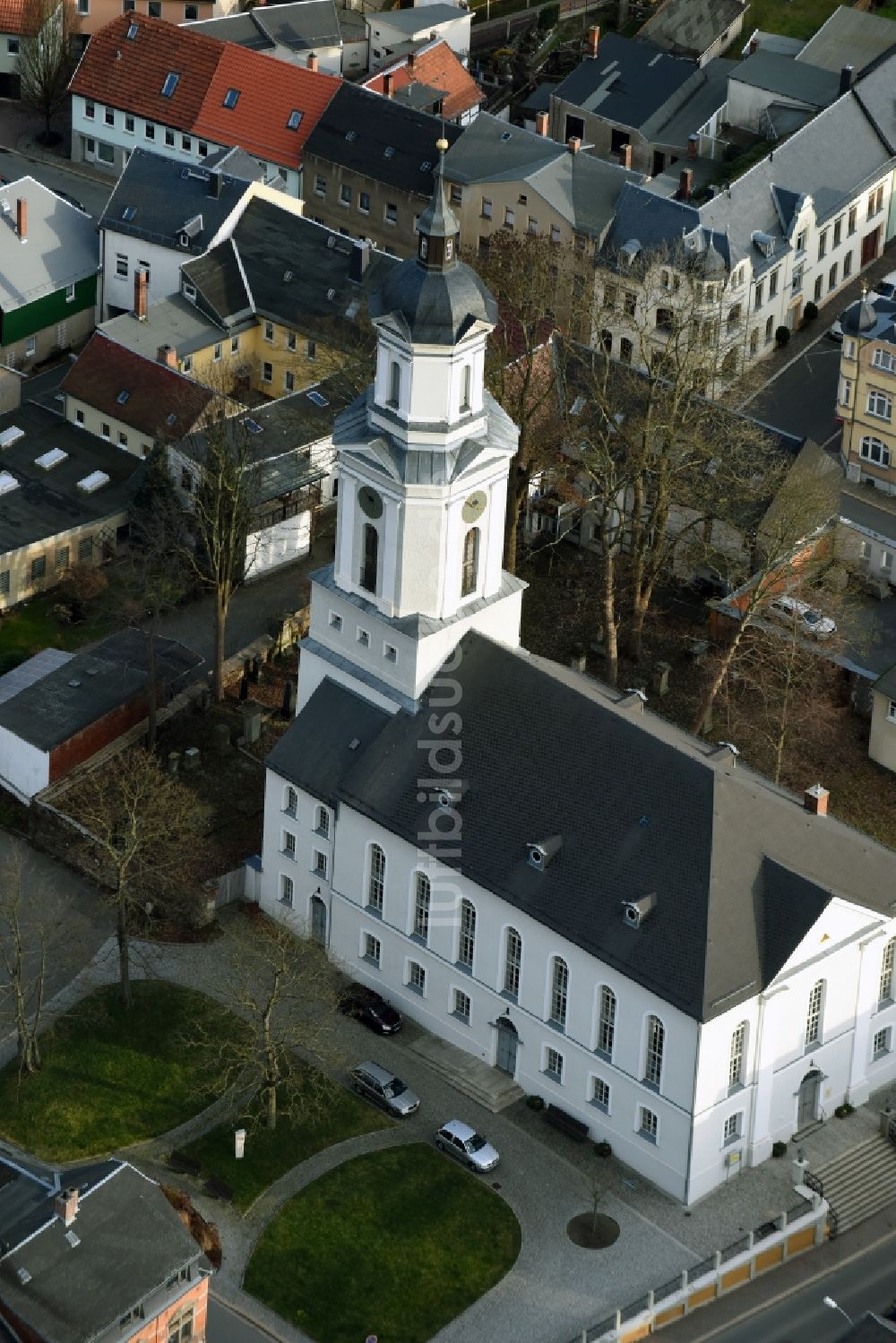 Zeulenroda-Triebes aus der Vogelperspektive: Kirchengebäude Dreieinigkeitskirche an der Kirchstraße im Altstadt- Zentrum in Zeulenroda-Triebes im Bundesland Thüringen