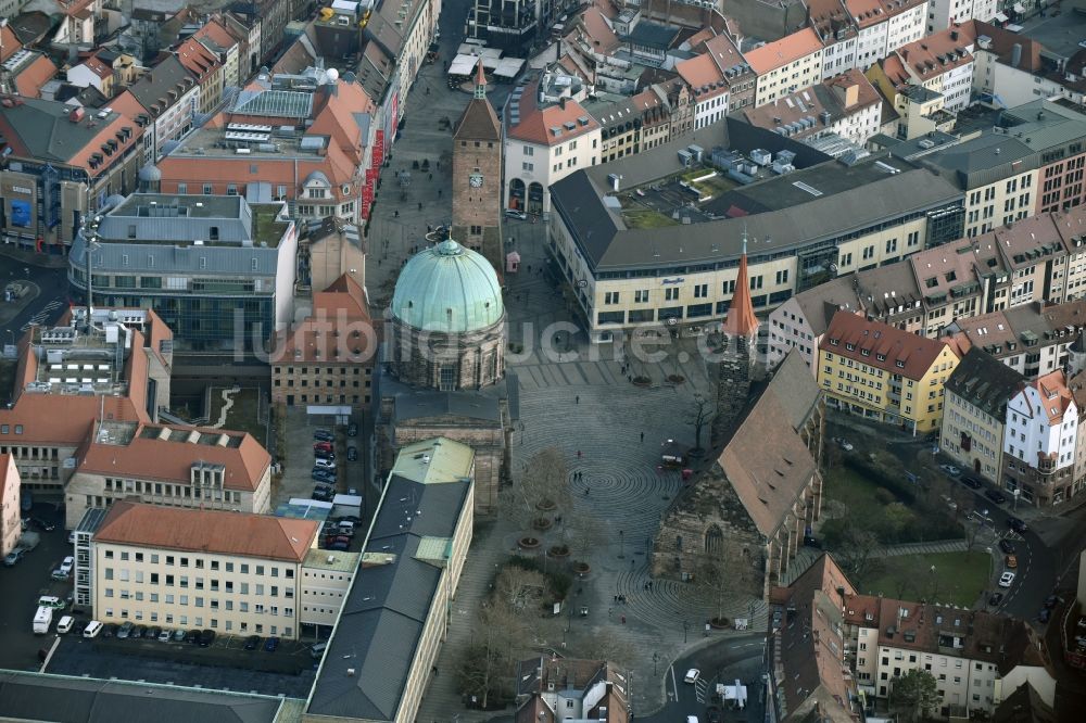 Luftbild Nürnberg - Kirchengebäude St. Elisabethkirche am Jakobsplatz im Altstadt- Zentrum in Nürnberg im Bundesland Bayern