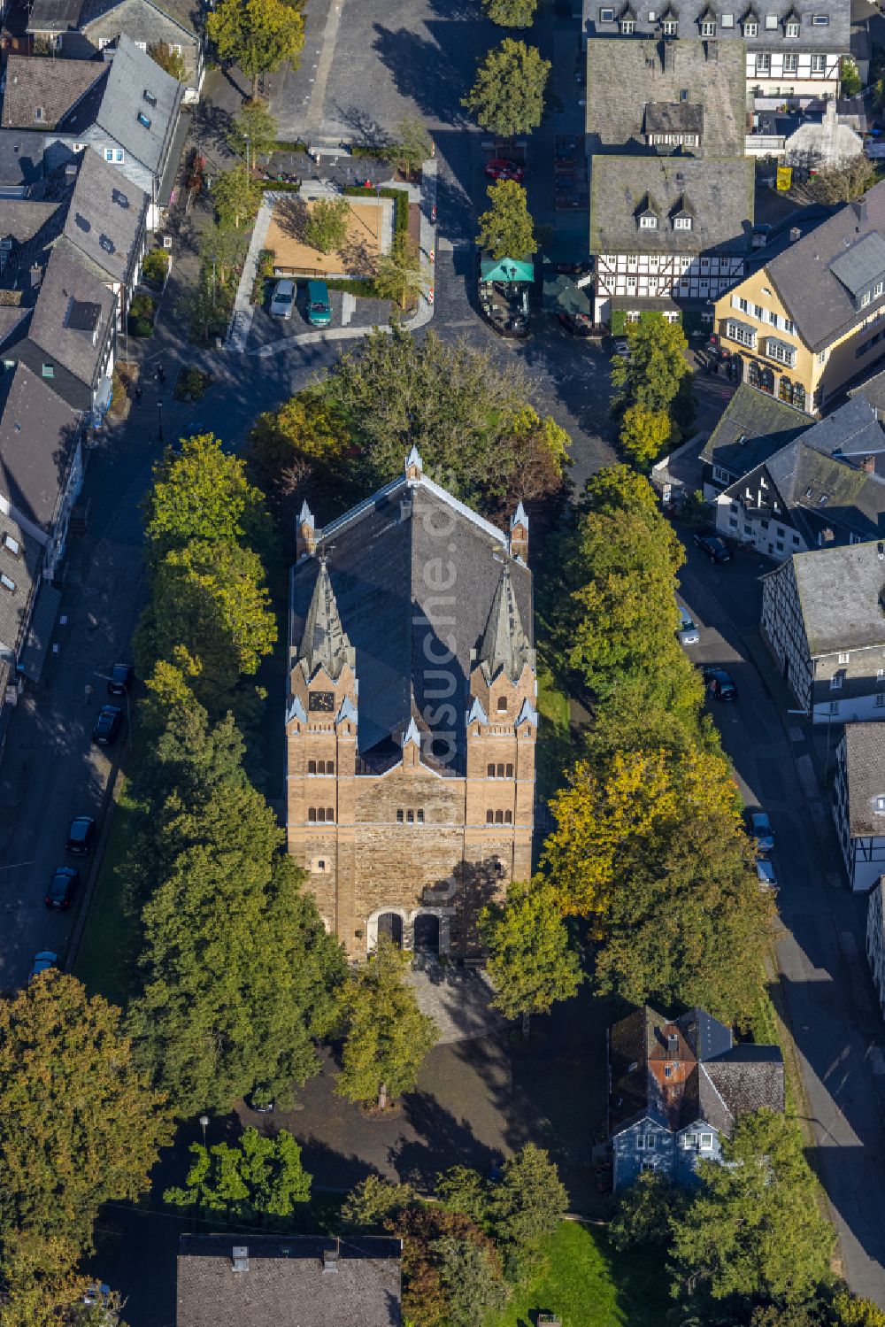 Luftbild Hilchenbach - Kirchengebäude Evangelisch-Reformierte Kirchengemeinde in Hilchenbach im Bundesland Nordrhein-Westfalen, Deutschland