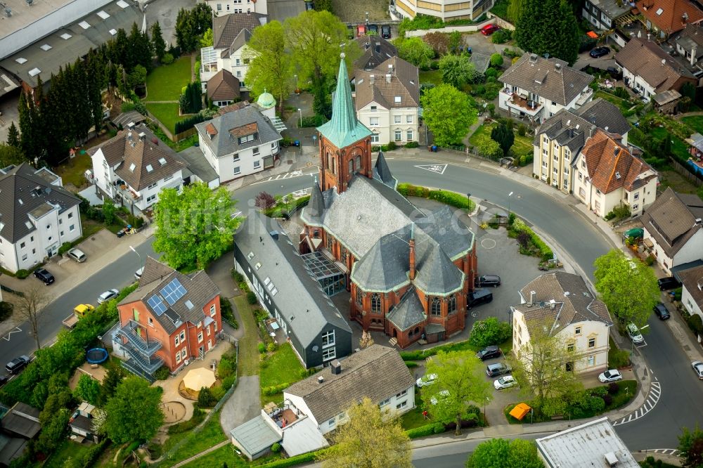 Luftaufnahme Ennepetal - Kirchengebäude der Evangelische Kirchengemeinde Milspe, Jugendbüro M. Lingenberg in Ennepetal im Bundesland Nordrhein-Westfalen