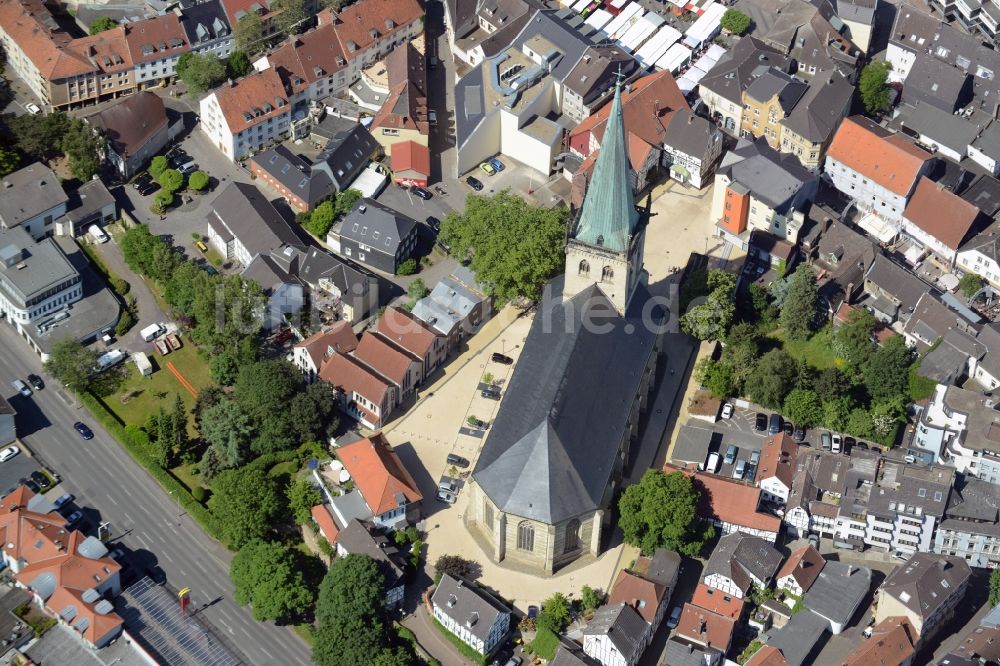 Unna von oben - Kirchengebäude Evangelische Stadtkirche im Altstadt- Zentrum in Unna im Bundesland Nordrhein-Westfalen