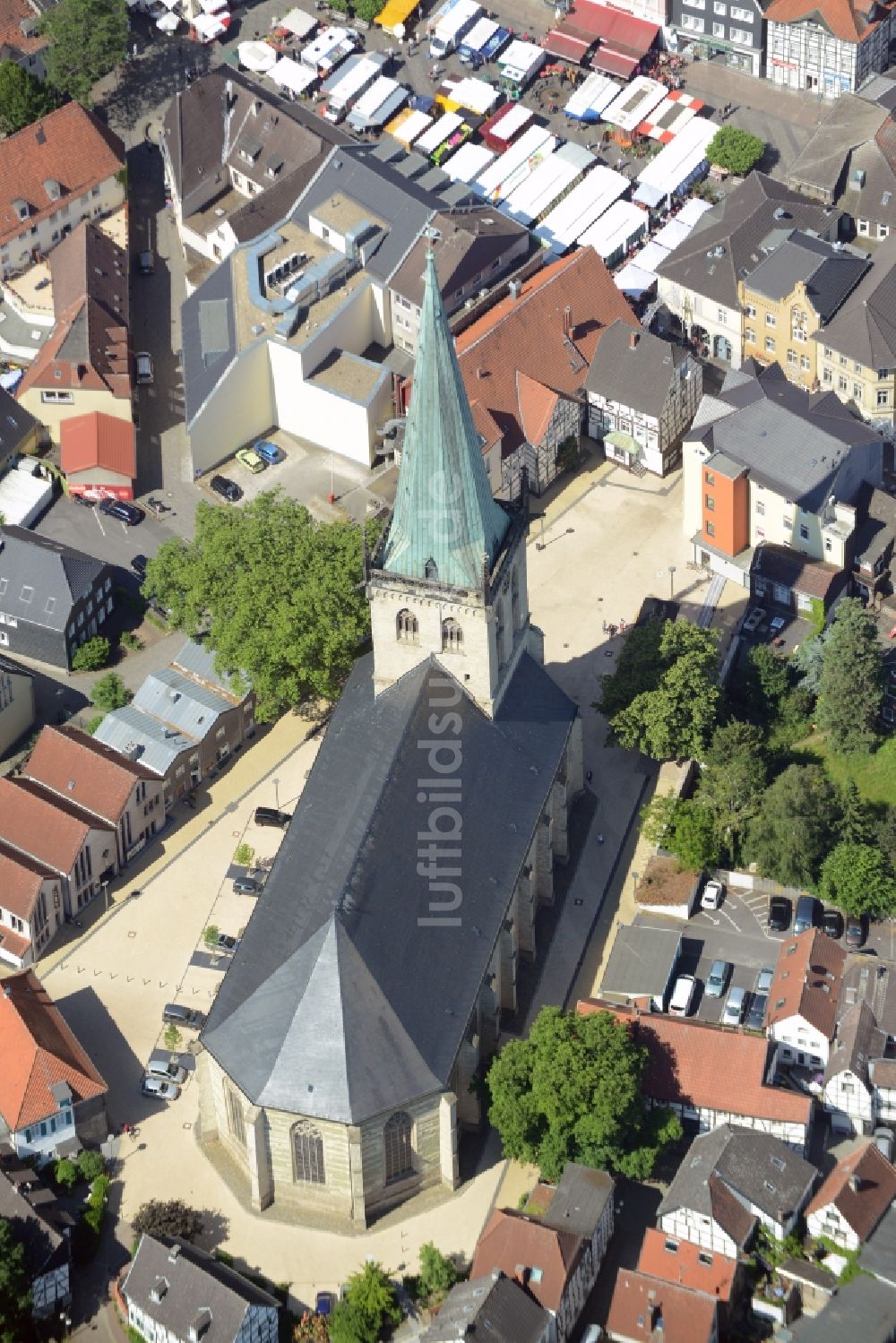 Unna aus der Vogelperspektive: Kirchengebäude Evangelische Stadtkirche im Altstadt- Zentrum in Unna im Bundesland Nordrhein-Westfalen