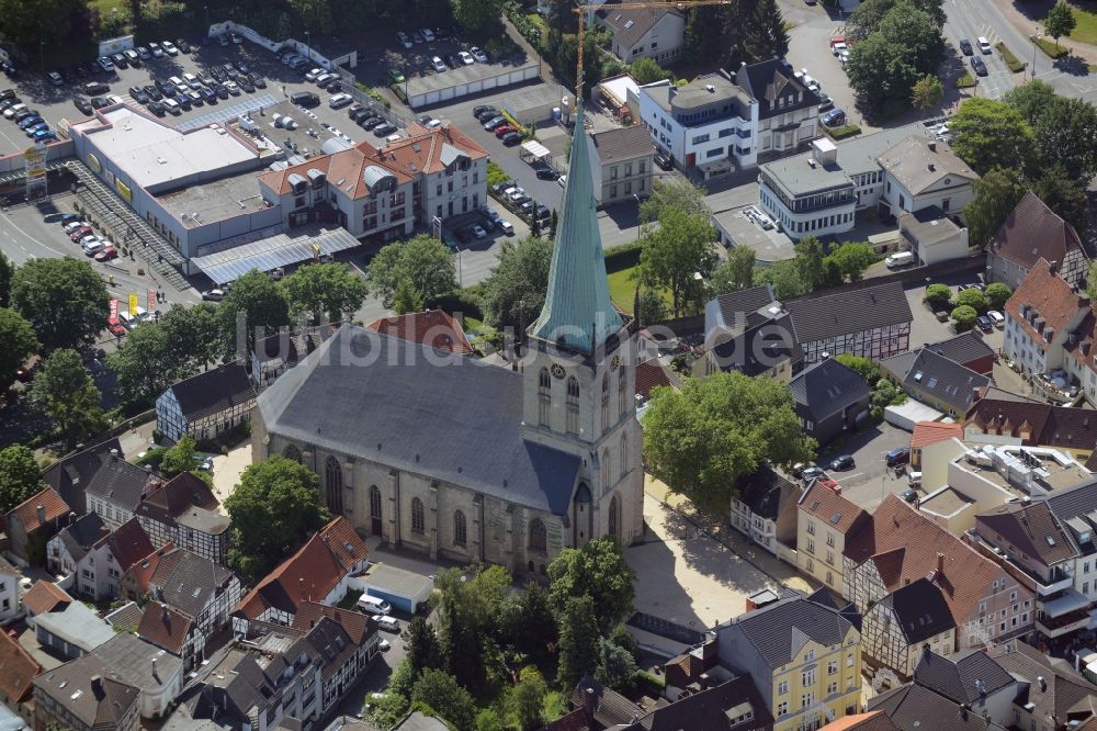 Unna von oben - Kirchengebäude Evangelische Stadtkirche im Altstadt- Zentrum in Unna im Bundesland Nordrhein-Westfalen