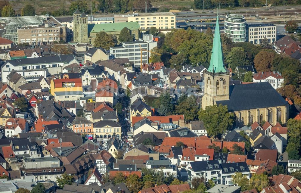 Unna von oben - Kirchengebäude der Evangelische Stadtkirche in Unna im Bundesland Nordrhein-Westfalen, Deutschland