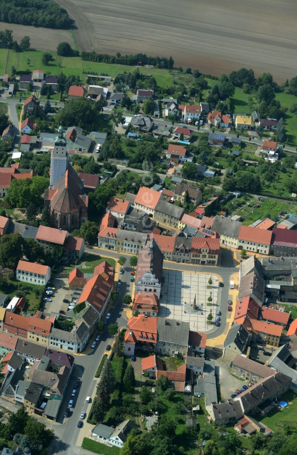 Bad Schmiedeberg von oben - Kirchengebäude der Evangelischen Kirche in Bad Schmiedeberg im Bundesland Sachsen-Anhalt