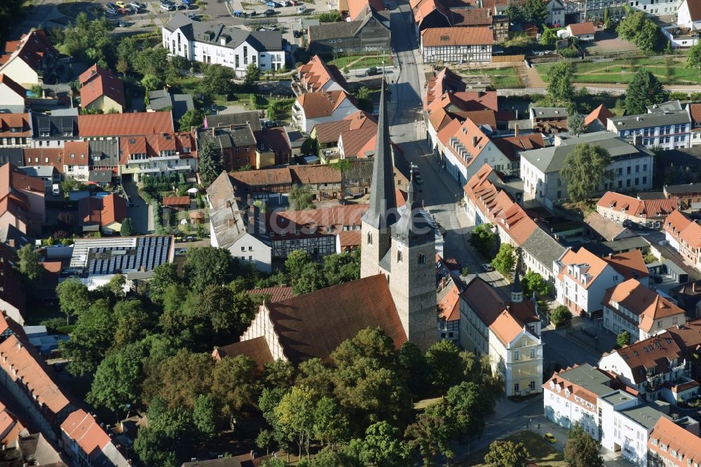 Luftbild Burg - Kirchengebäude der evangelischen Kirche Unser Lieben Frauen in Burg im Bundesland Sachsen-Anhalt