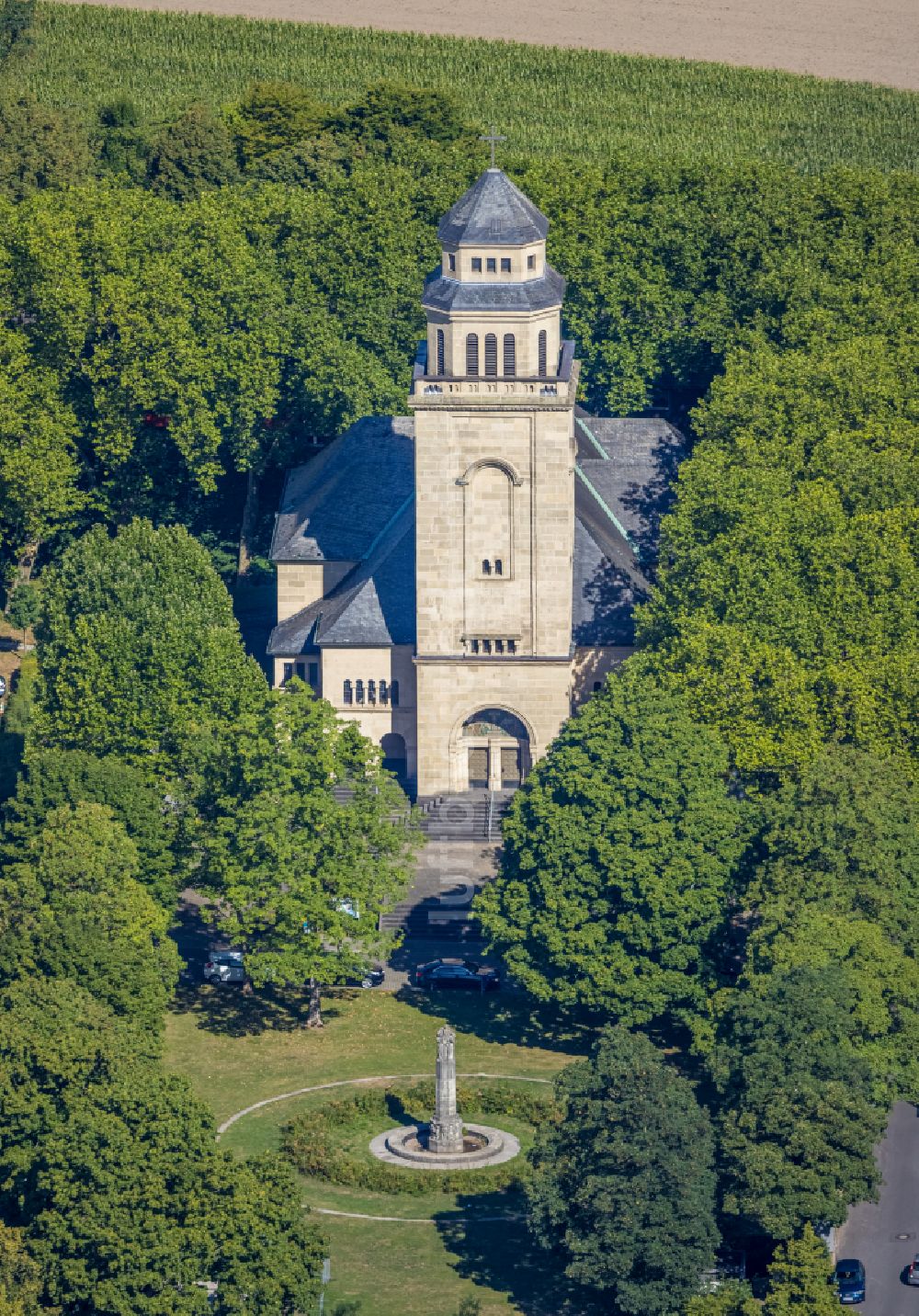 Luftaufnahme Gelsenkirchen - Kirchengebäude der Evangelischen Pauluskirche Am Markt in Gelsenkirchen im Bundesland Nordrhein-Westfalen - NRW, Deutschland