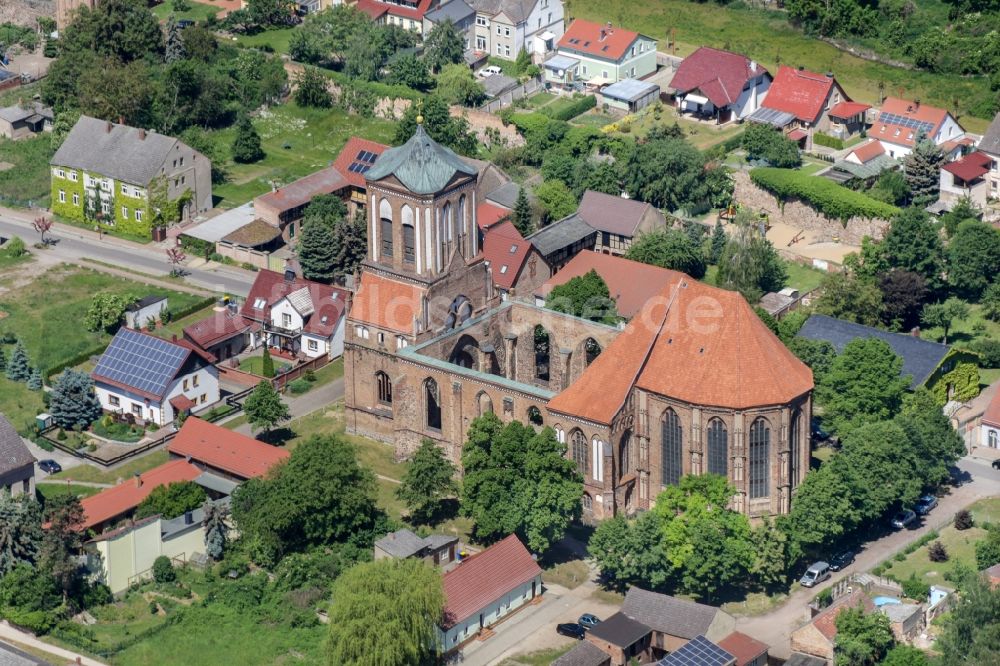 Gartz (Oder) aus der Vogelperspektive: Kirchengebäude der evangelischen Pfarrkirche St. Stephan in Gartz (Oder) im Bundesland Brandenburg, Deutschland