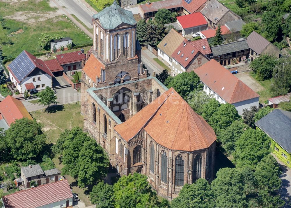 Luftbild Gartz (Oder) - Kirchengebäude der evangelischen Pfarrkirche St. Stephan in Gartz (Oder) im Bundesland Brandenburg, Deutschland