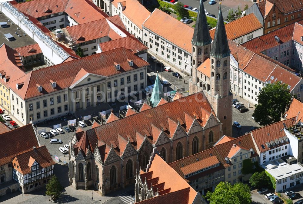 Braunschweig aus der Vogelperspektive: Kirchengebäude der evangelischen Sankt Martinikirche in Braunschweig im Bundesland Niedersachsen, Deutschland