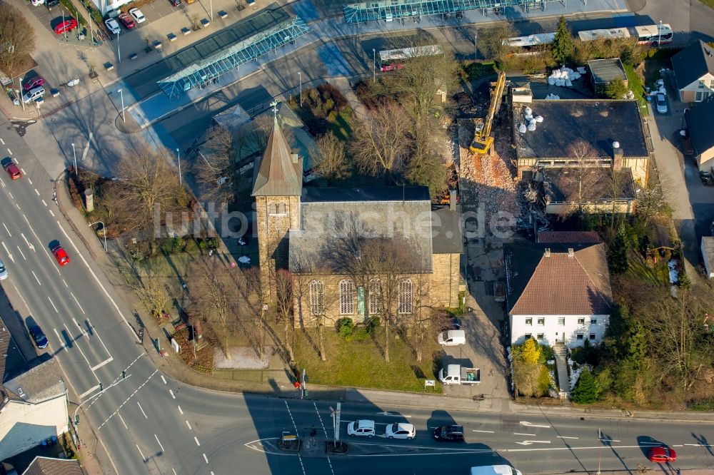 Hasslinghausen aus der Vogelperspektive: Kirchengebäude der Ev.Kirche in Hasslinghausen im Bundesland Nordrhein-Westfalen