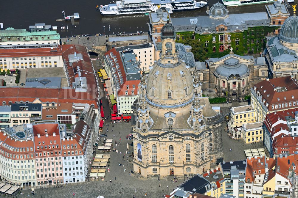 Dresden aus der Vogelperspektive: Kirchengebäude Frauenkirche Dresden in Dresden im Bundesland Sachsen, Deutschland