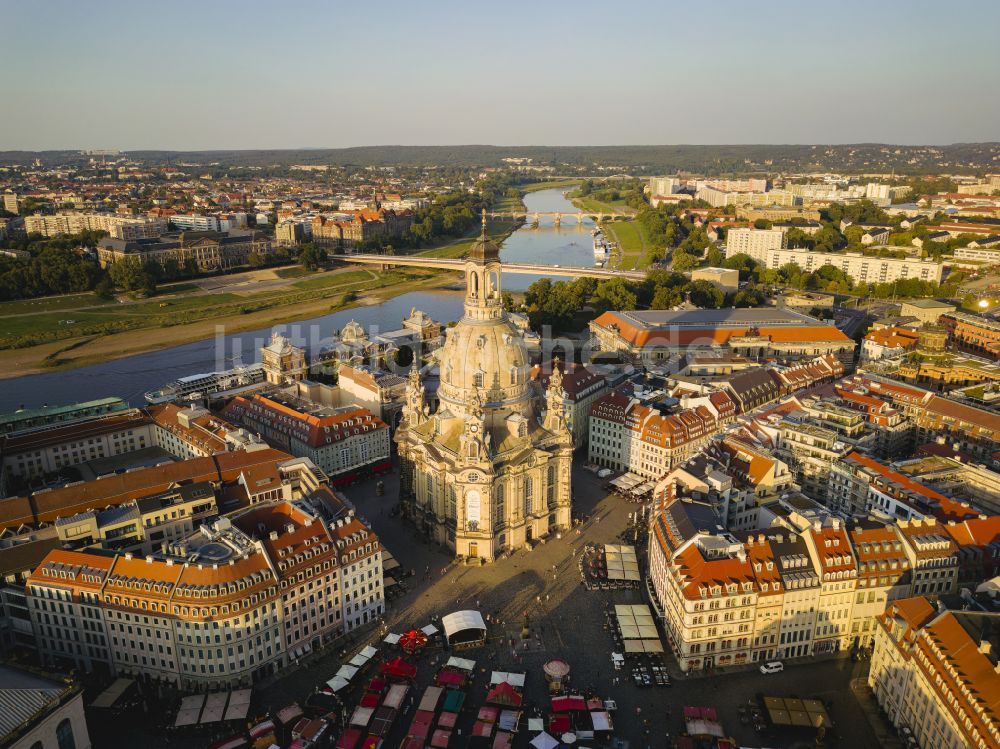 Luftaufnahme Dresden - Kirchengebäude Frauenkirche Dresden in Dresden im Bundesland Sachsen, Deutschland