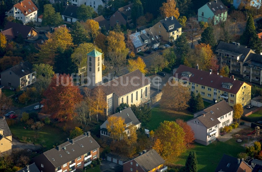 Luftaufnahme Witten - Kirchengebäude der Friedenskirche der Evangelischen Kirchengemeinde Annen in Witten im Bundesland Nordrhein-Westfalen