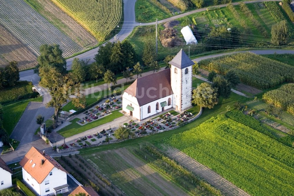 Luftaufnahme Appenweier - Kirchengebäude und Friedhof der Zimmerner Kirche in Appenweier im Bundesland Baden-Württemberg