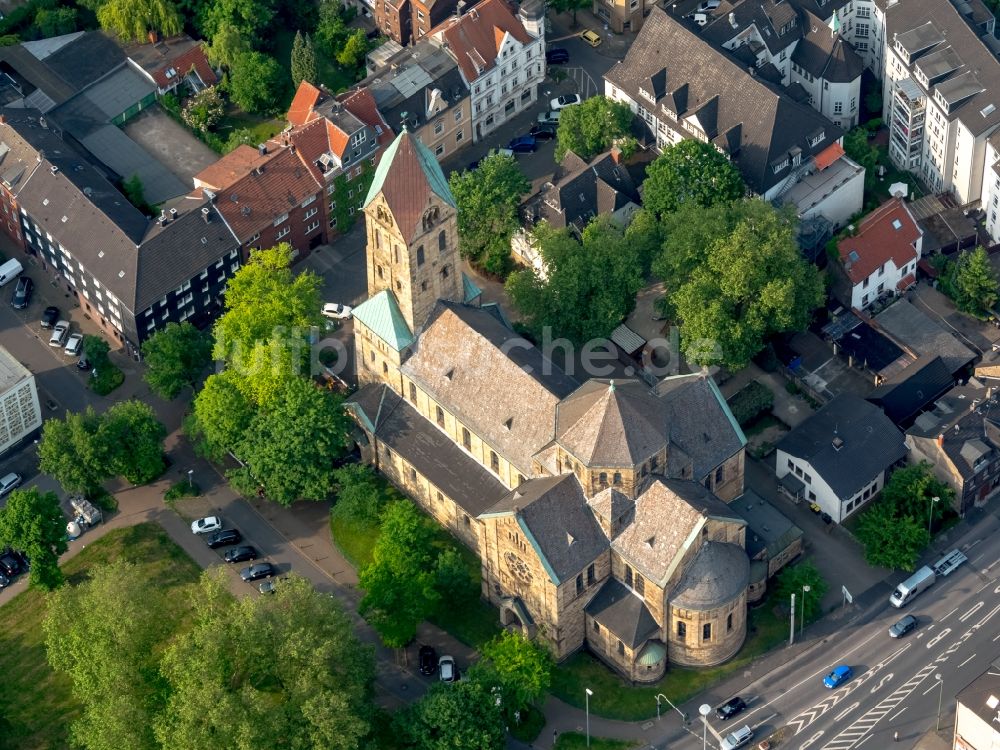 Gelsenkirchen von oben - Kirchengebäude der St. Georg Kirche in Gelsenkirchen im Bundesland Nordrhein-Westfalen