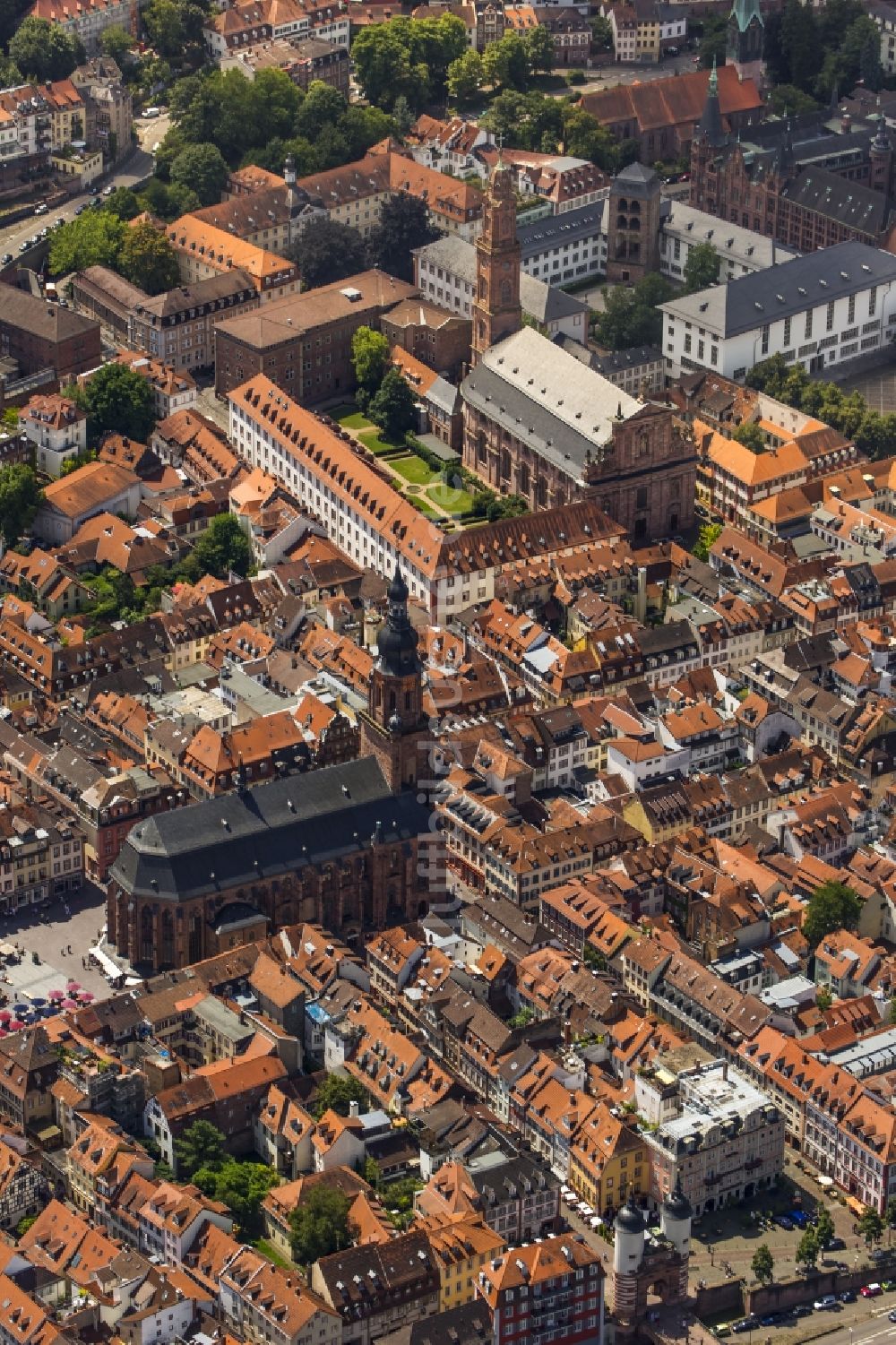 Luftbild Heidelberg - Kirchengebäude der Heiliggeistkirche in Heidelberg im Bundesland Baden-Württemberg