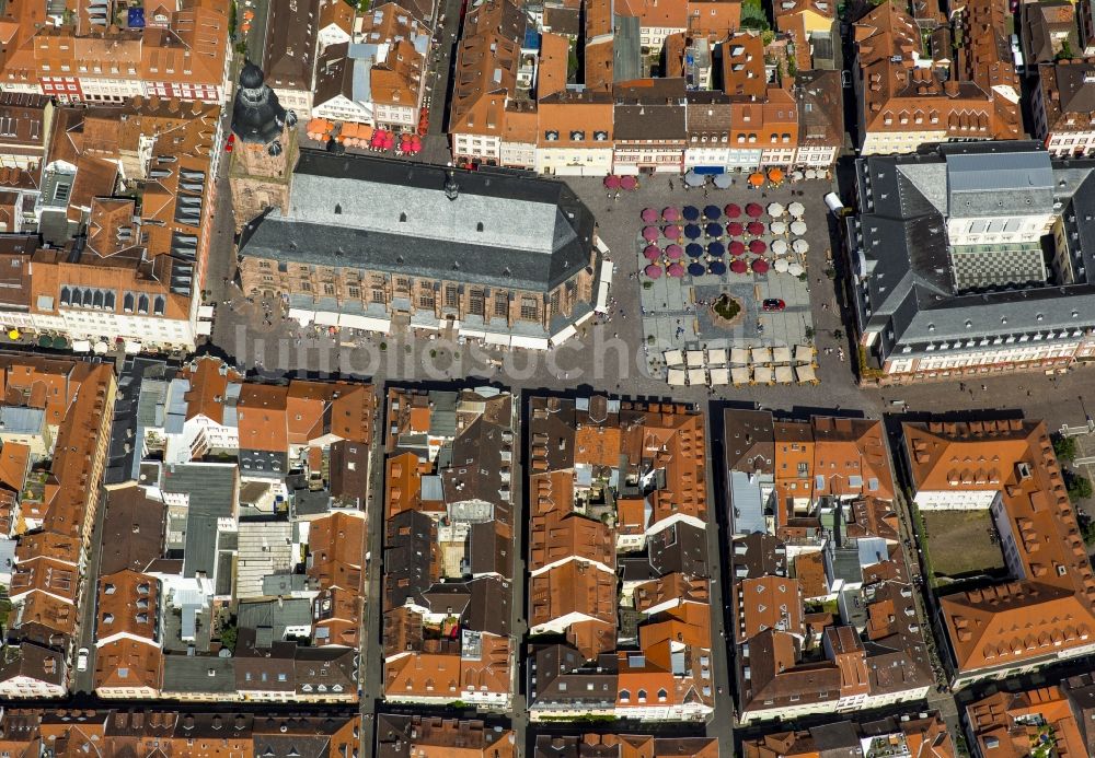 Heidelberg aus der Vogelperspektive: Kirchengebäude der Heiliggeistkirche in Heidelberg im Bundesland Baden-Württemberg