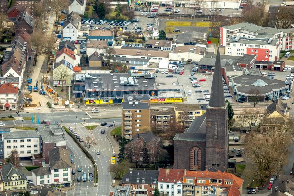 Luftbild Bottrop - Kirchengebäude der Herz Jesu-Kirche Bottrop in der Brauerstraße - Prosperstraße in Bottrop im Bundesland Nordrhein-Westfalen, Deutschland