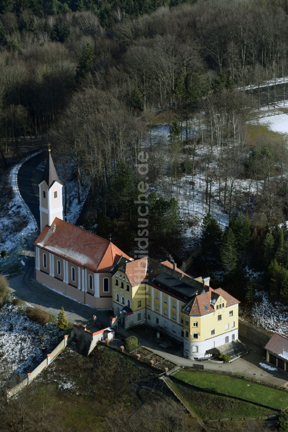 Luftaufnahme Neumarkt in der Oberpfalz - Kirchengebäude Am Höhenberg in Neumarkt in der Oberpfalz im Bundesland Bayern