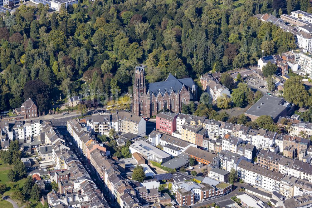 Luftaufnahme Aachen - Kirchengebäude St. Josef - Grabeskirche in Aachen im Bundesland Nordrhein-Westfalen, Deutschland