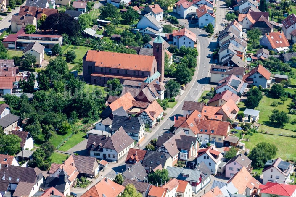 Luftbild Marxzell - Kirchengebäude der St Josef Kirche im Ortsteil Pfaffenrot in Marxzell im Bundesland Baden-Württemberg, Deutschland