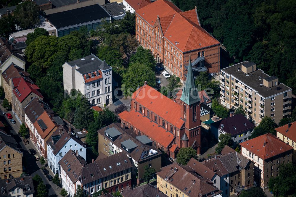 Braunschweig von oben - Kirchengebäude St. Joseph in Braunschweig im Bundesland Niedersachsen, Deutschland