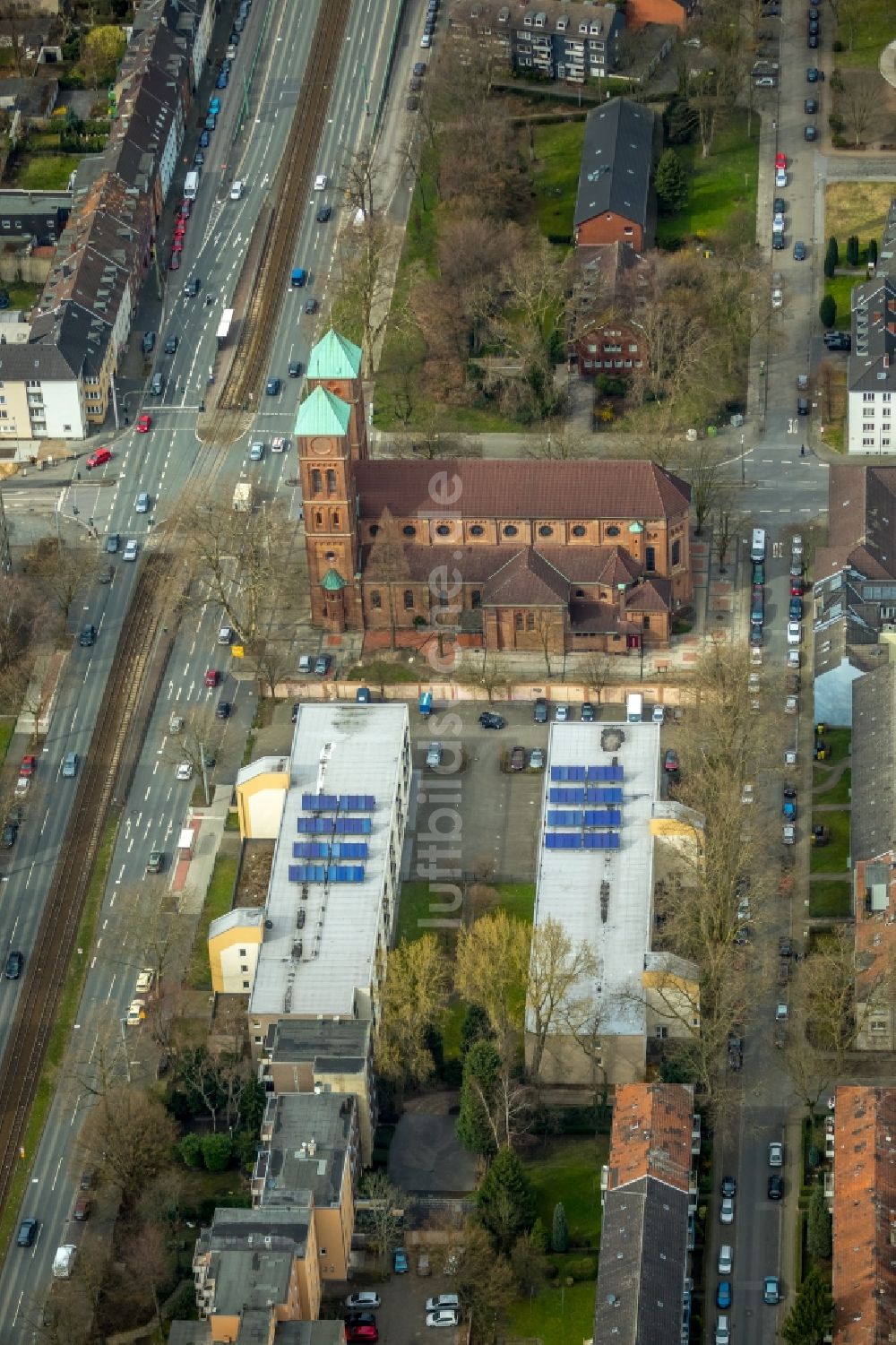 Gelsenkirchen von oben - Kirchengebäude der St. Joseph Kirche an der Grillostraße in Gelsenkirchen im Bundesland Nordrhein-Westfalen, Deutschland