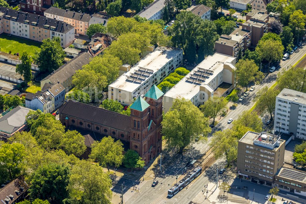 Luftbild Gelsenkirchen - Kirchengebäude der St. Joseph Kirche an der Grillostraße in Gelsenkirchen im Bundesland Nordrhein-Westfalen, Deutschland