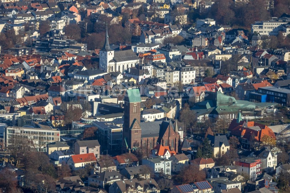 Luftaufnahme Lüdenscheid - Kirchengebäude der St. Joseph und Medardus in Lüdenscheid im Bundesland Nordrhein-Westfalen, Deutschland