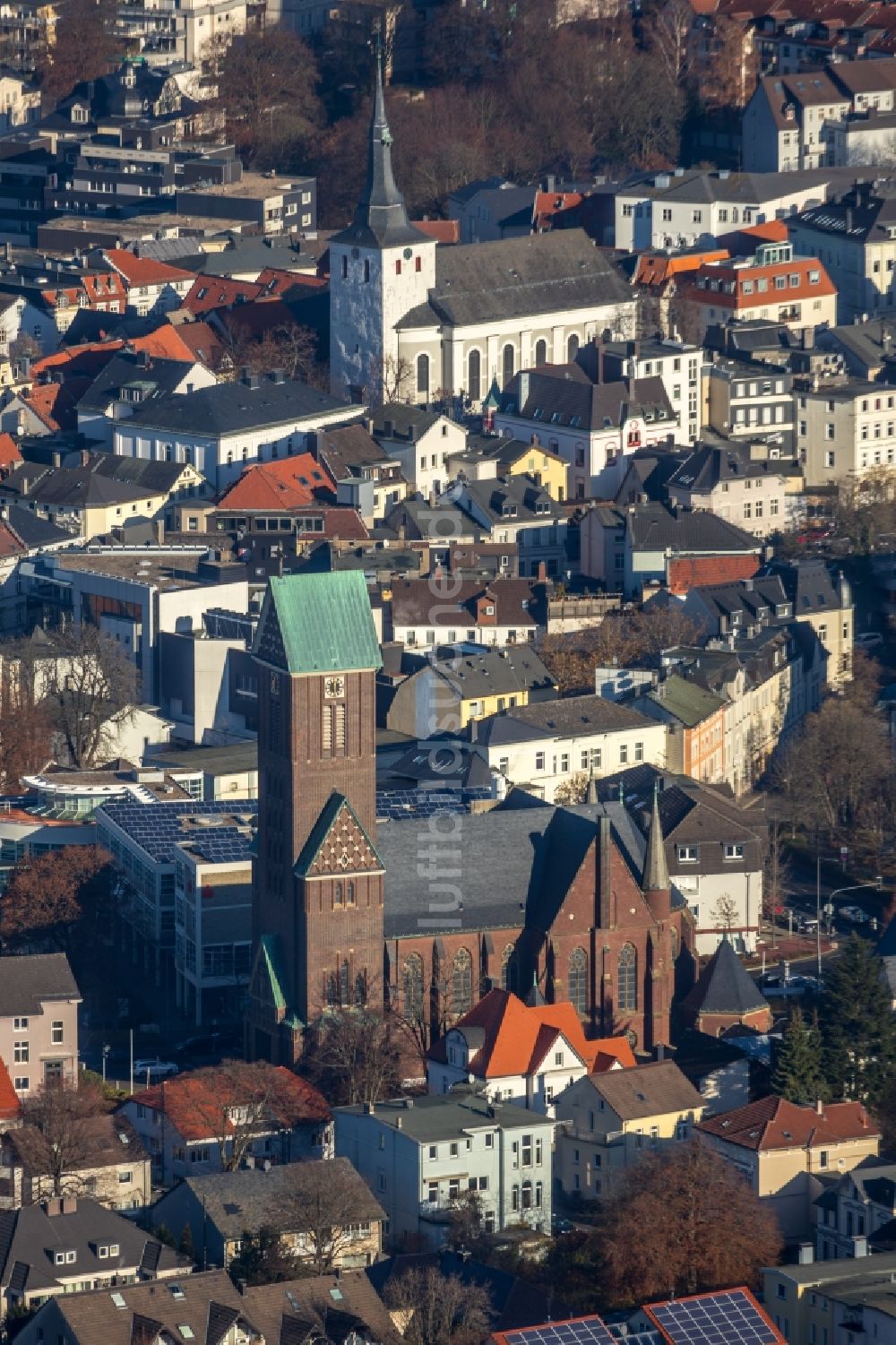 Lüdenscheid aus der Vogelperspektive: Kirchengebäude der St. Joseph und Medardus in Lüdenscheid im Bundesland Nordrhein-Westfalen, Deutschland