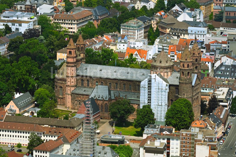 Luftbild Worms - Kirchengebäude des Kaiser-Dom St. Peter in Worms im Bundesland Rheinland-Pfalz, Deutschland